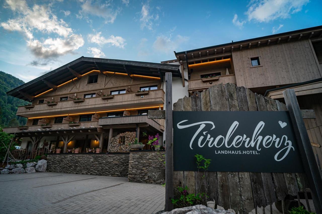 Hotel Landhaus Tirolerherz Sankt Ulrich am Pillersee Kültér fotó