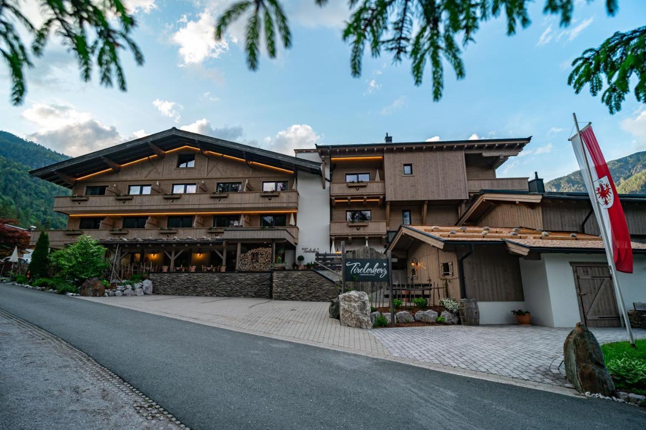Hotel Landhaus Tirolerherz Sankt Ulrich am Pillersee Kültér fotó