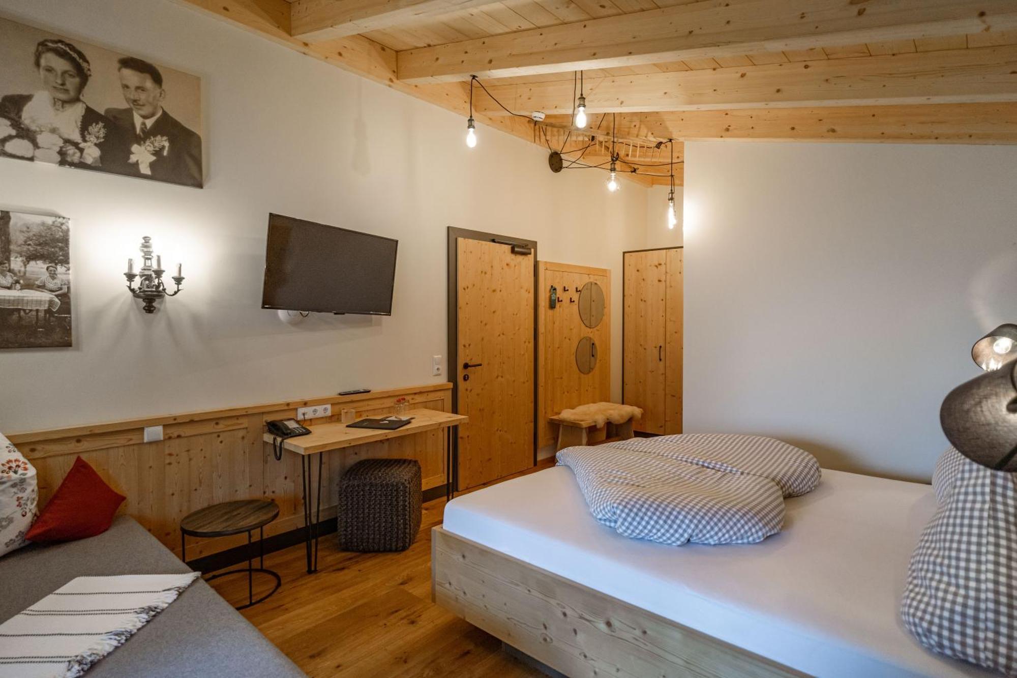 Hotel Landhaus Tirolerherz Sankt Ulrich am Pillersee Szoba fotó